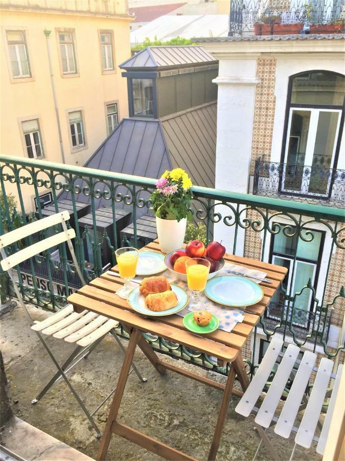 Charming Chiado 2Bedr W/Balcony And View Leilighet Lisboa Eksteriør bilde